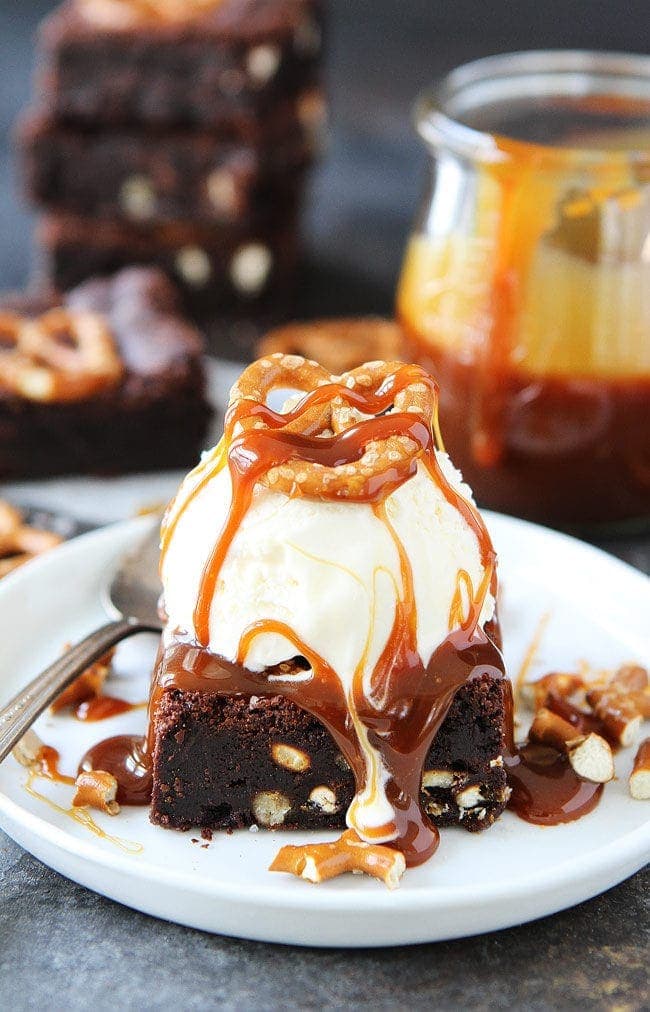Salted-Caramel-Pretzel-Brownies-12-650x1012